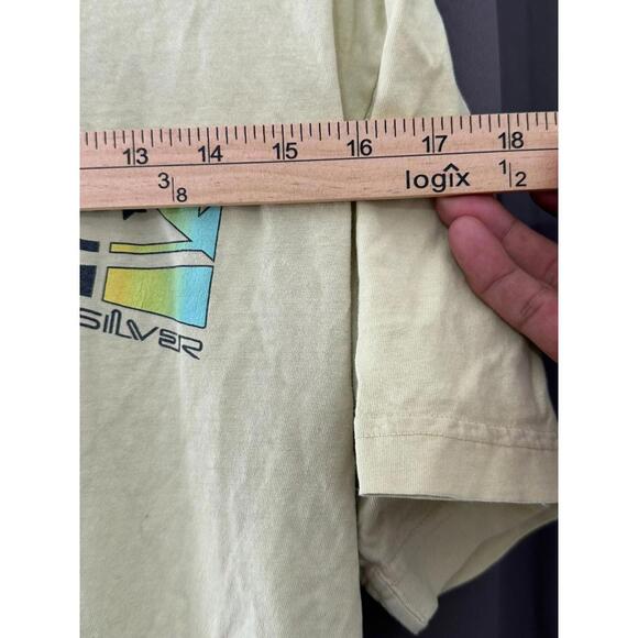 Quiksilver Graphic Tee – Men’s Size L - Picture 2 of 7